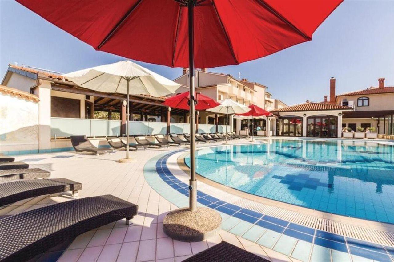 Hotel Villa Letan Fažana Exteriör bild