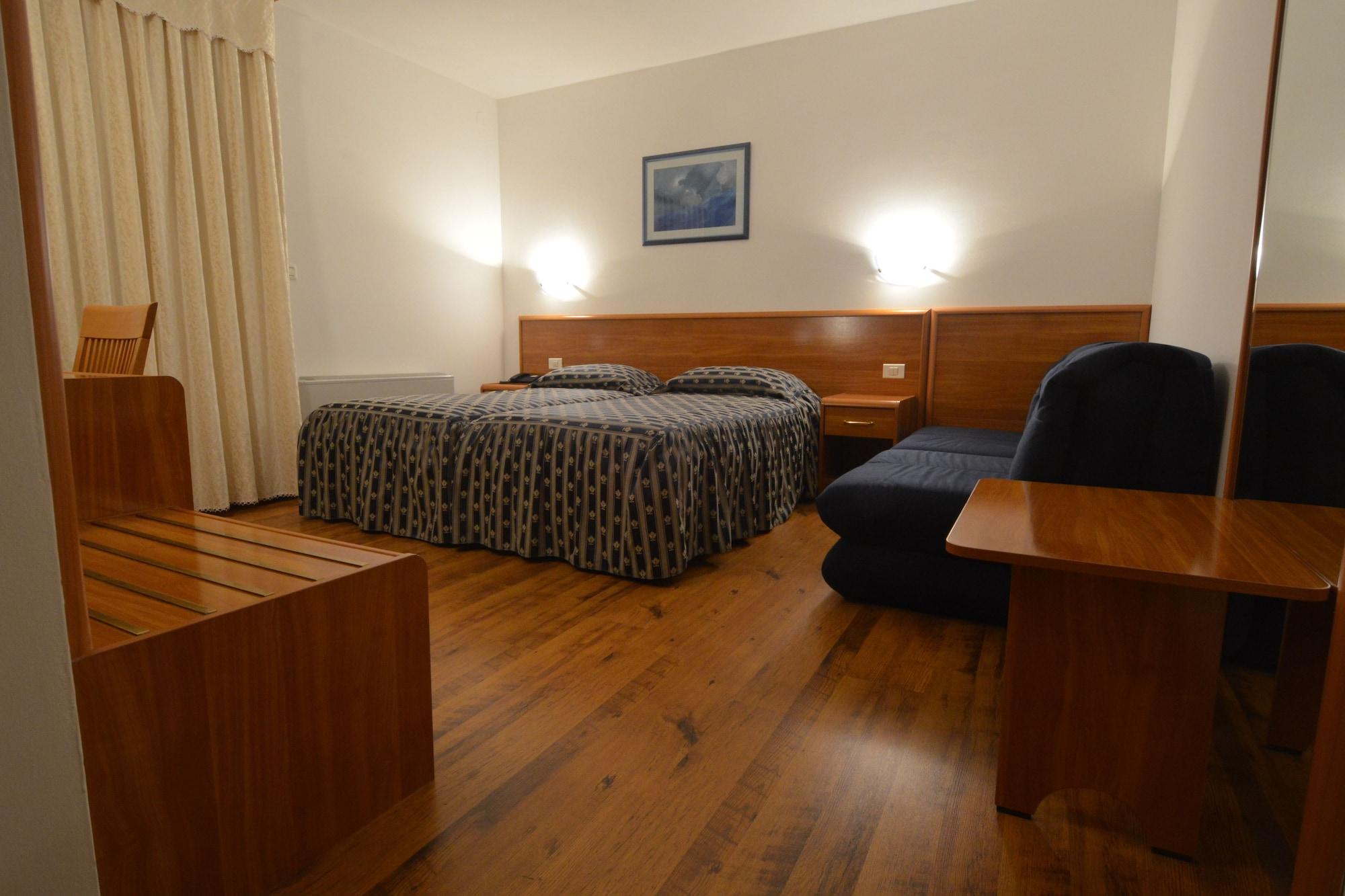 Hotel Villa Letan Fažana Exteriör bild