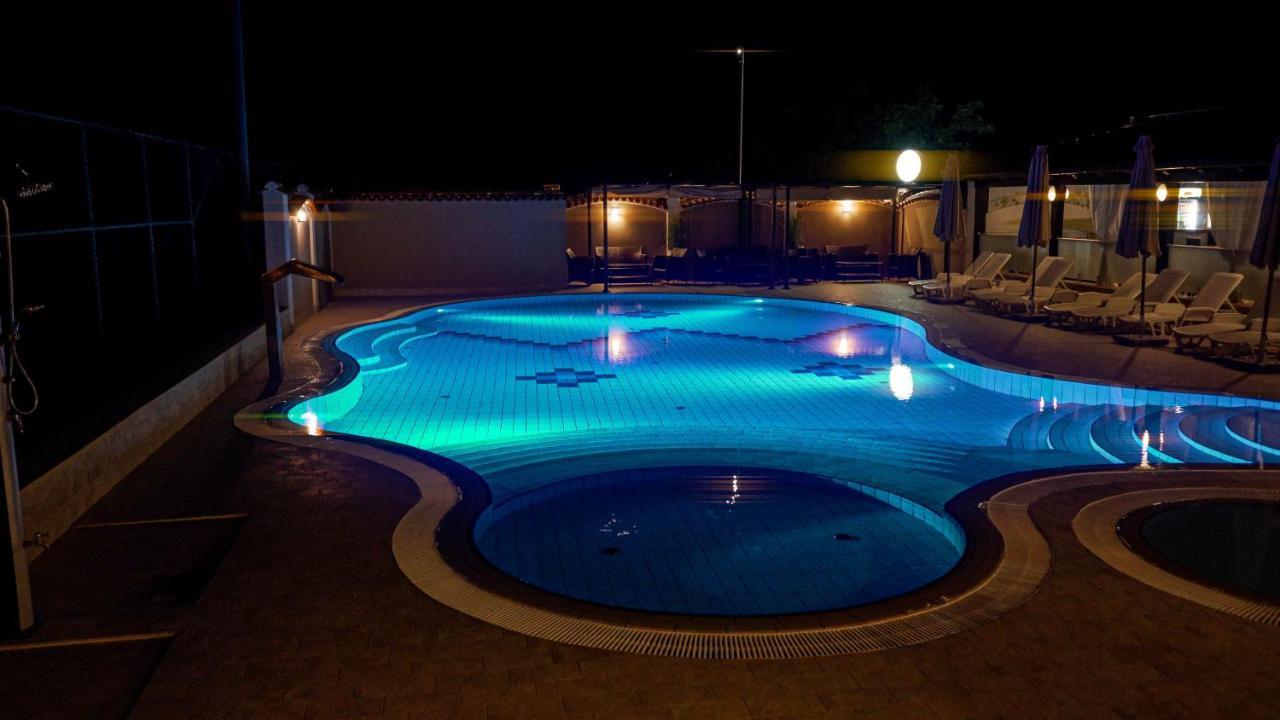 Hotel Villa Letan Fažana Exteriör bild