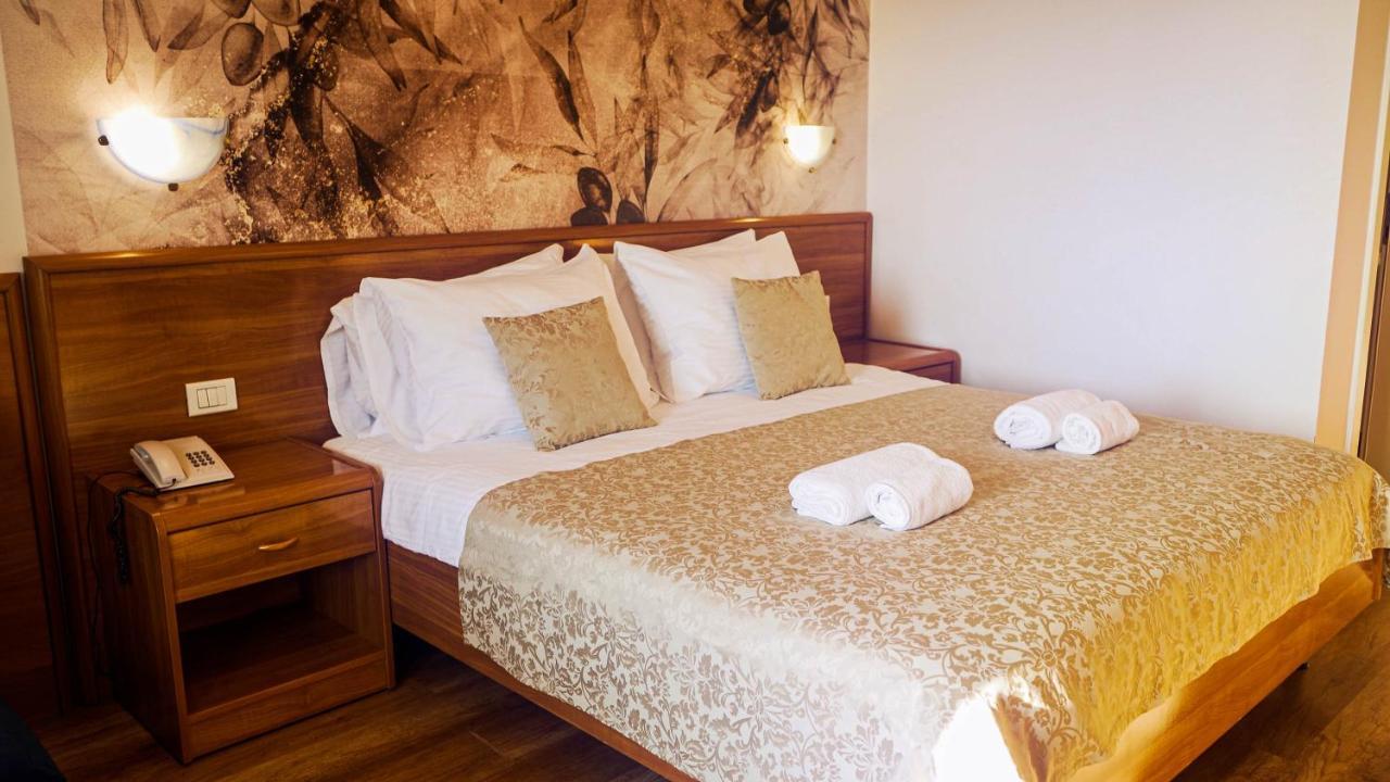 Hotel Villa Letan Fažana Exteriör bild