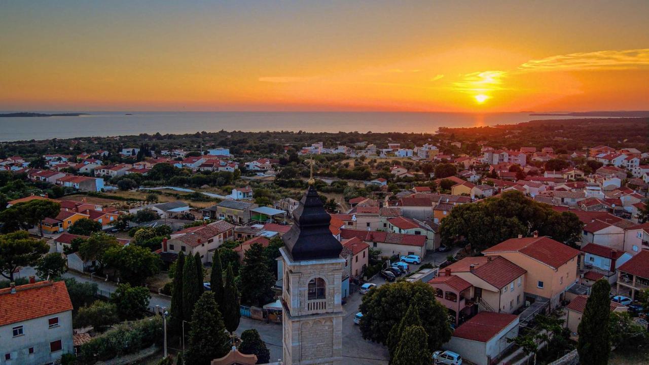 Hotel Villa Letan Fažana Exteriör bild