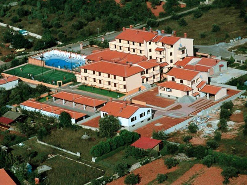 Hotel Villa Letan Fažana Exteriör bild