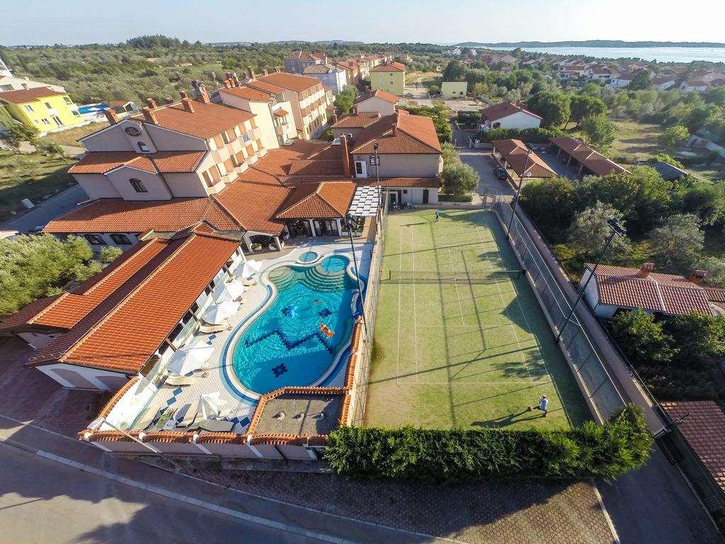 Hotel Villa Letan Fažana Exteriör bild